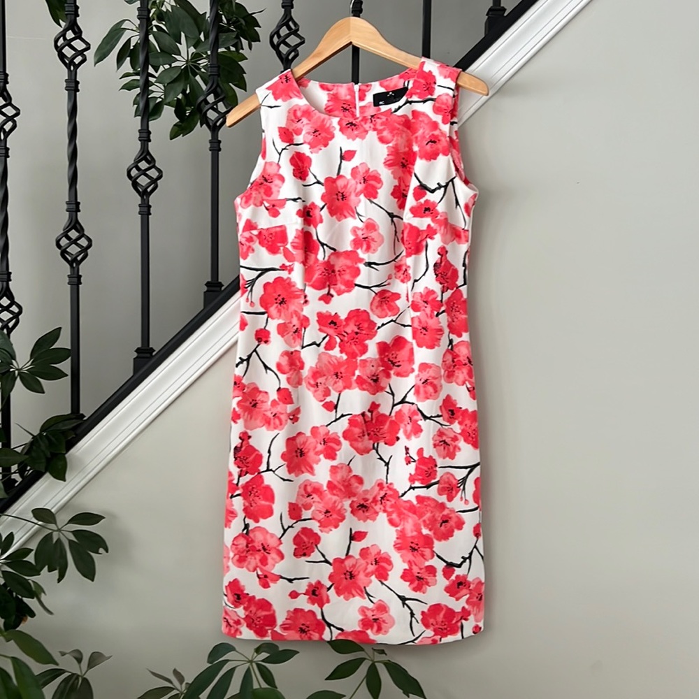 Flowered sheath dress